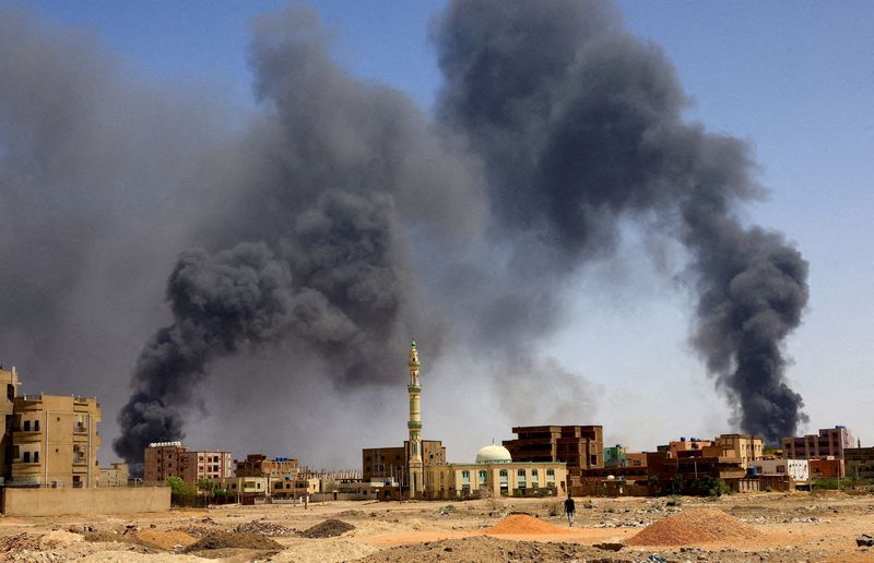 Soldiers accused of widespread looting from homes near Sudanese capital