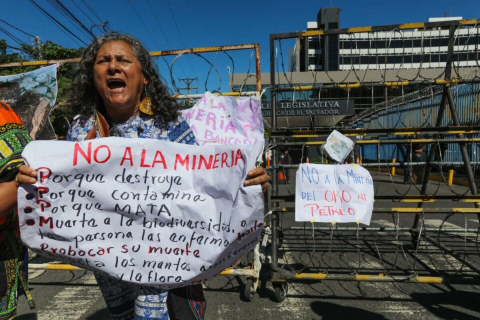 El Salvador overturns metals mining ban, defying environmental groups