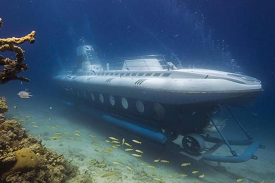 At least six dead after tourist submarine sinks off Egypt coast, say reports