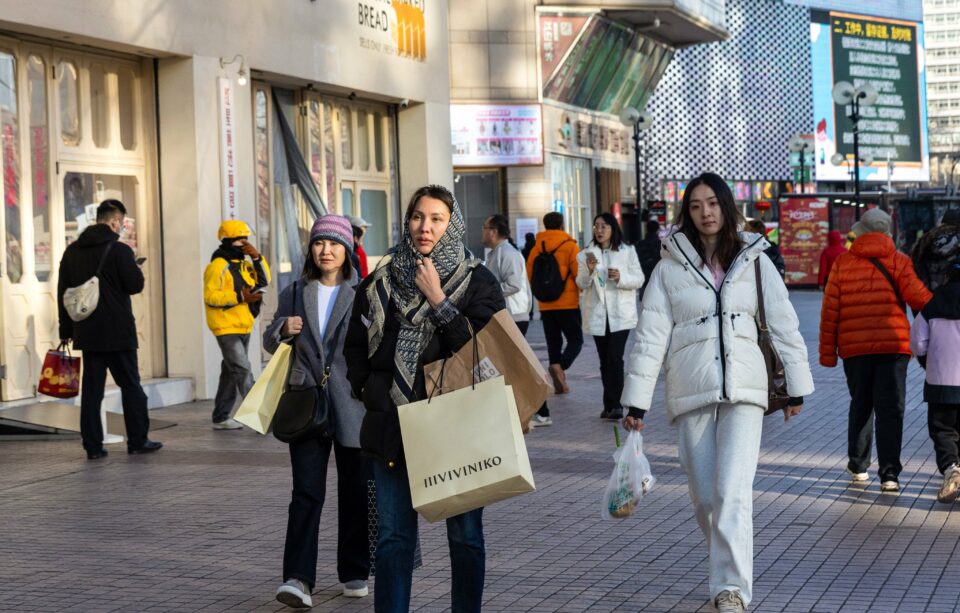 China plans to ‘vigorously boost consumption’ to shore up economy