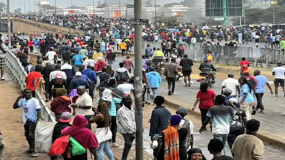 At least 16 people killed and 400 injured in Kenyan protests