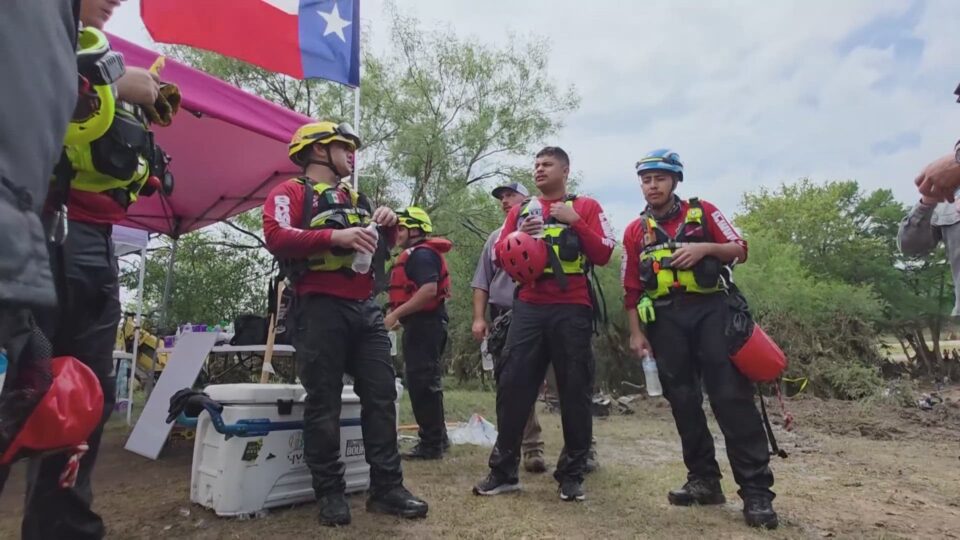 Firefighters from Mexico aid Texas flood search and rescue: ‘There are no borders’